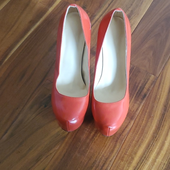 Red stiletto heels - Picture 2 of 5